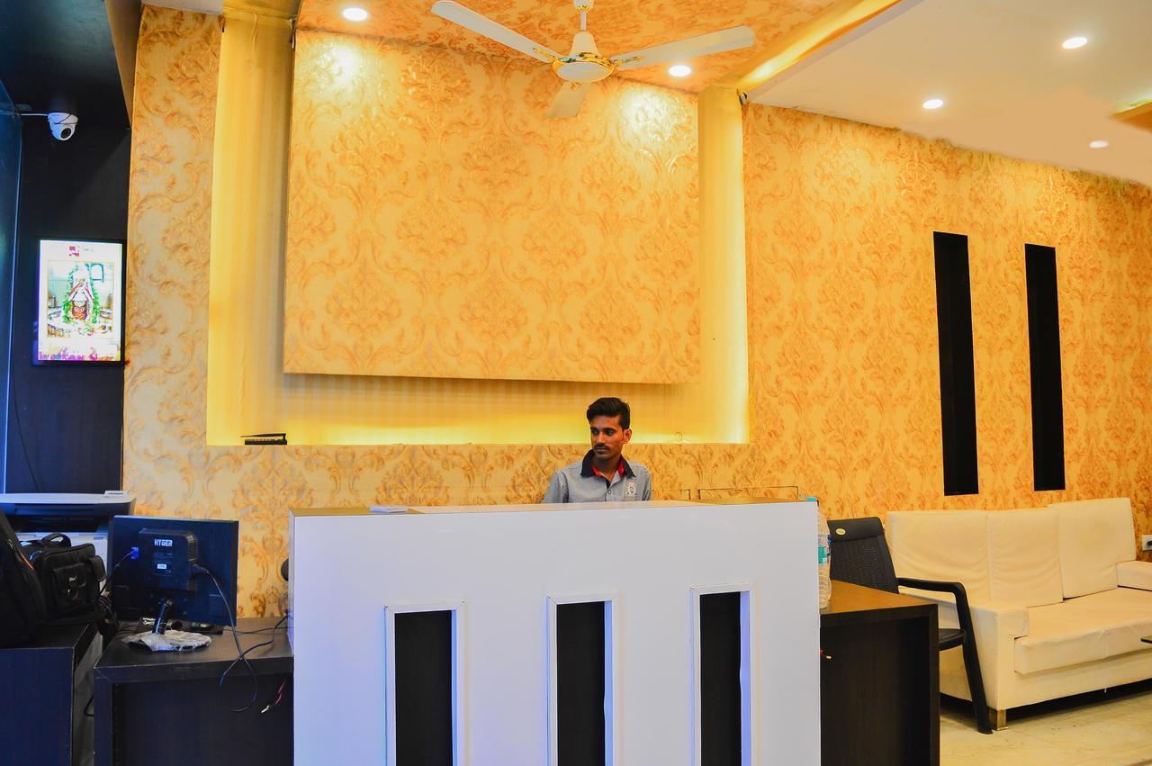 Hotel City Palace Ujjain Bagian luar foto
