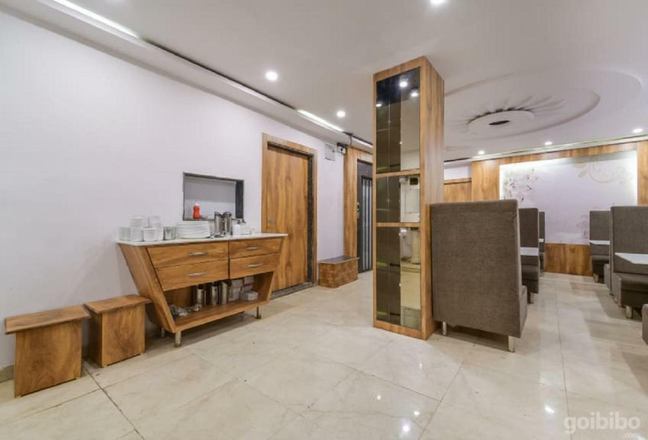 Hotel City Palace Ujjain Bagian luar foto